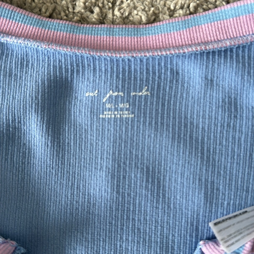 Urban Outfitters Go For Gold Scoop Neck Top - Picture 2 of 3